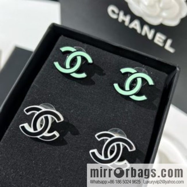 New ☑️ CHANEL Chanel double c acrylic stud earrings