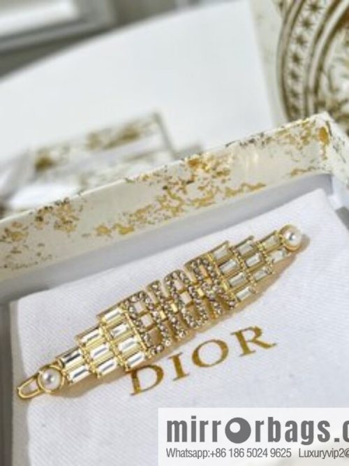 New ☑️ DIOR Dior full diamond letter hairpin hairpin