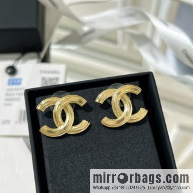 New ☑️ CHANEL Chanel gold double c stud earrings