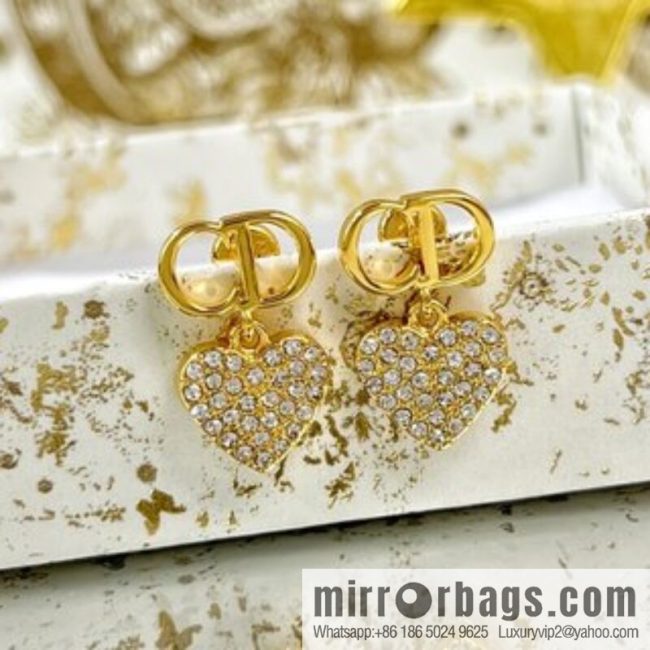 New ☑️ DIOR Dior CD full diamond peach heart stud earrings