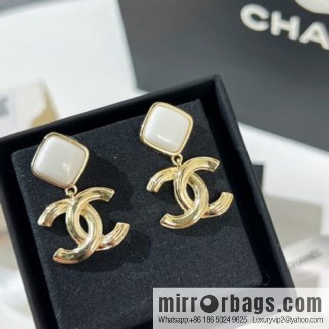 New ☑️ CHANEL Chanel double c white rhombus, stud earrings