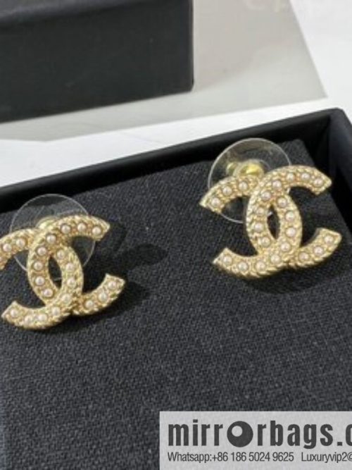 New ☑️ CHANEL Chanel double c pearl stud earrings