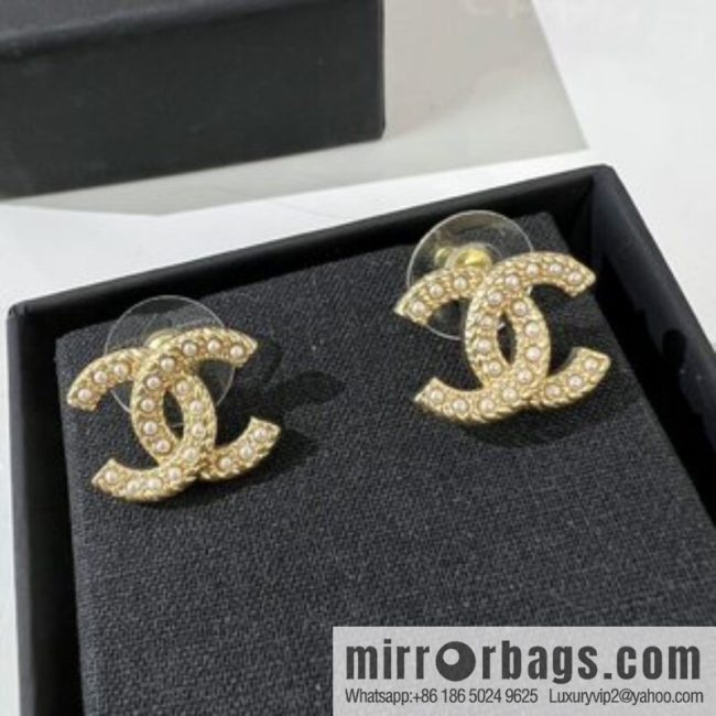 New ☑️ CHANEL Chanel double c pearl stud earrings