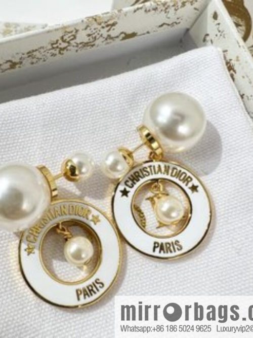 New ☑️ DIOR Dior size pearl stud earrings