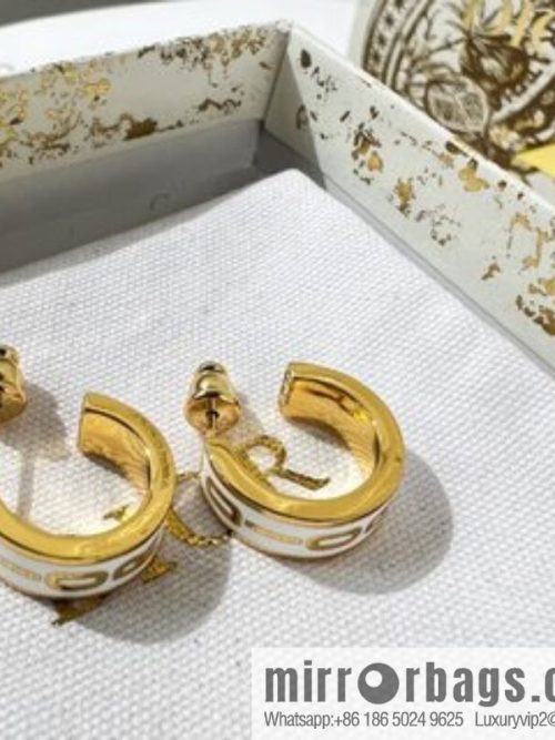 New ☑️ DIOR Dior letter stud earrings