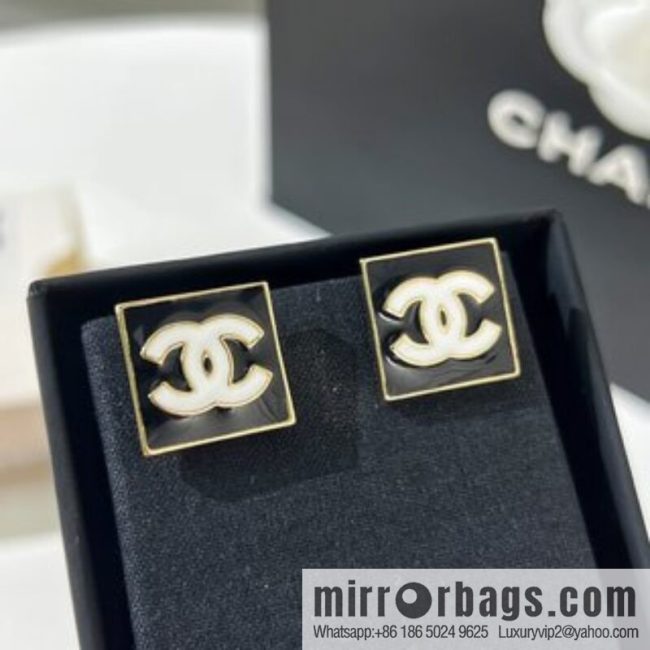 New ☑️ CHANEL Chanel double c square stud earrings