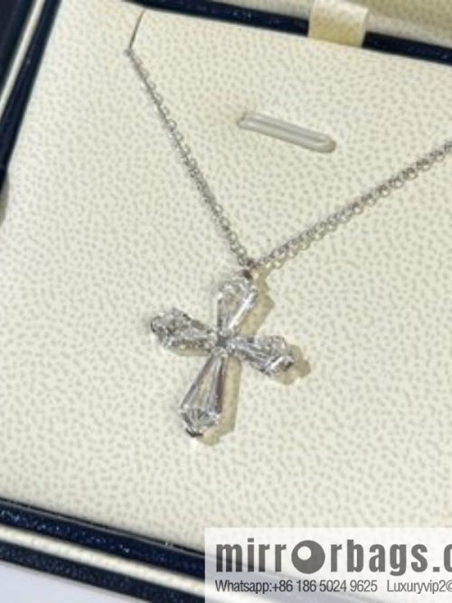 GRAFF Full Diamond Cross necklace