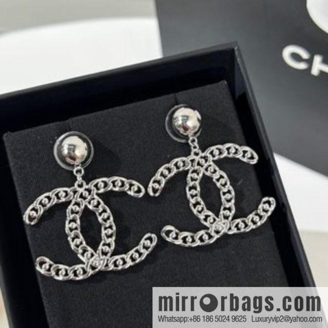New ☑️ CHANEL Chanel double c hollow stud earrings