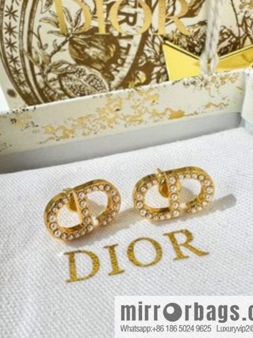 Image source, new ☑️ DIOR Dior CD pearl stud earrings
