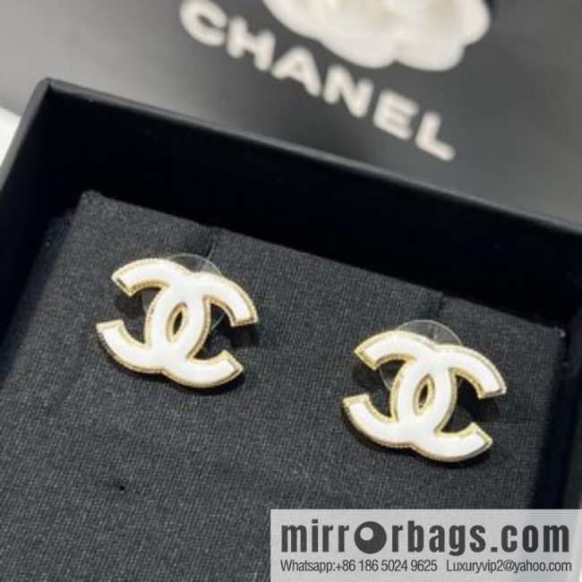 New ☑️ CHANEL Chanel double c enamel oil drop black and white stud earrings - Image 3
