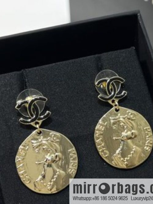 New ☑️ CHANEL Chanel double c gold portrait stud earrings