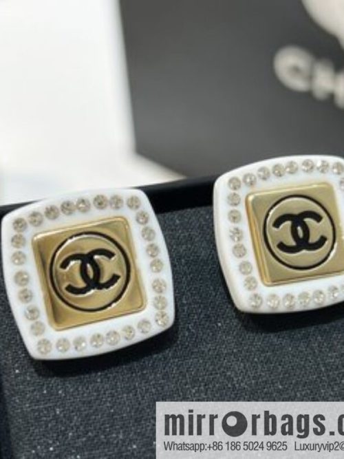 New ☑️ CHANEL Chanel double c square stud earrings