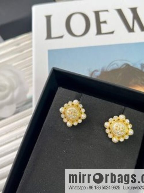 New ☑️ CHANEL Chanel double c rhinestone pearl stud earrings