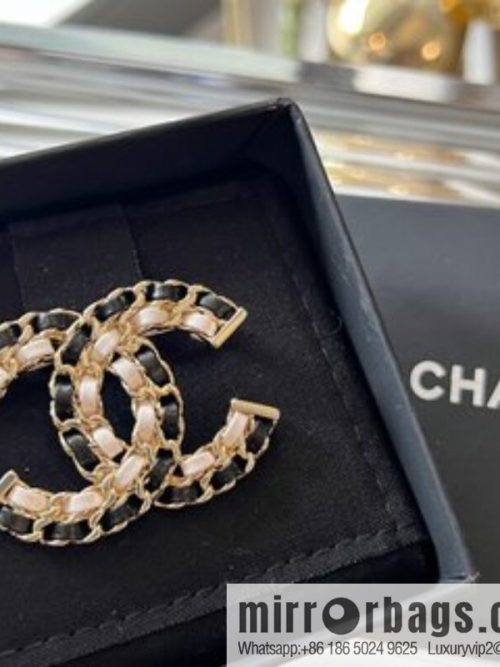 New ☑️ CHANEL Chanel double c black and white leather rope brooch