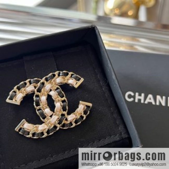 New ☑️ CHANEL Chanel double c black and white leather rope brooch