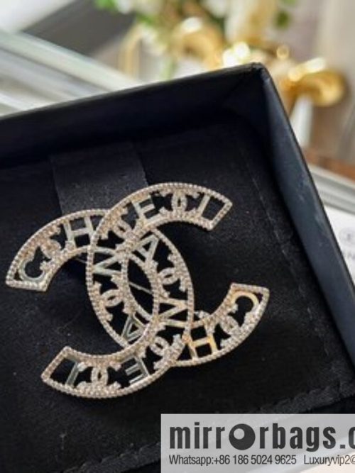 New ☑️ CHANEL Chanel double c cut-out full diamond brooch