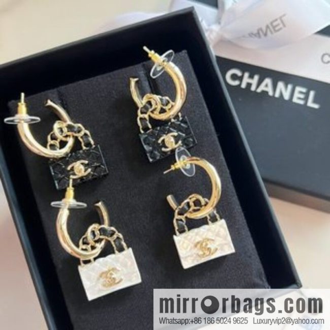 New ☑️ CHANEL Chanel double c bag 👜 stud earrings