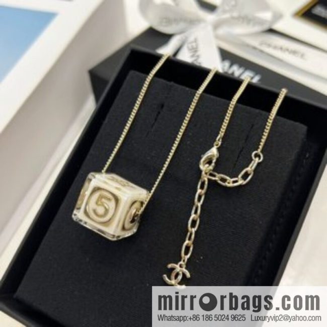 New ☑️ CHANEL Chanel dice 🎲 acrylic necklace - Image 2