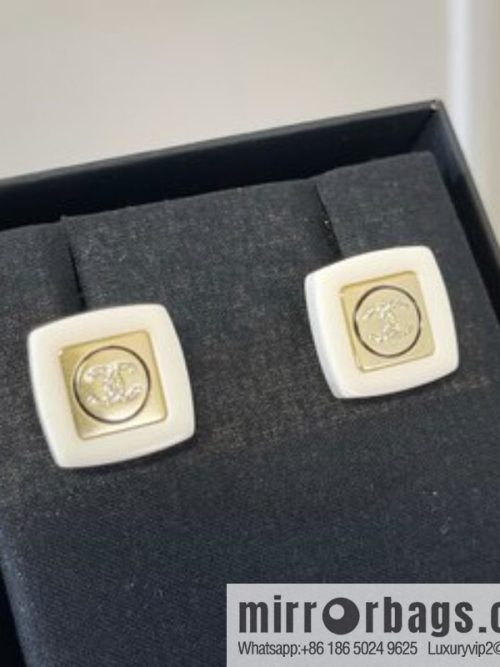 New ☑️ CHANEL Chanel double c square stud earrings