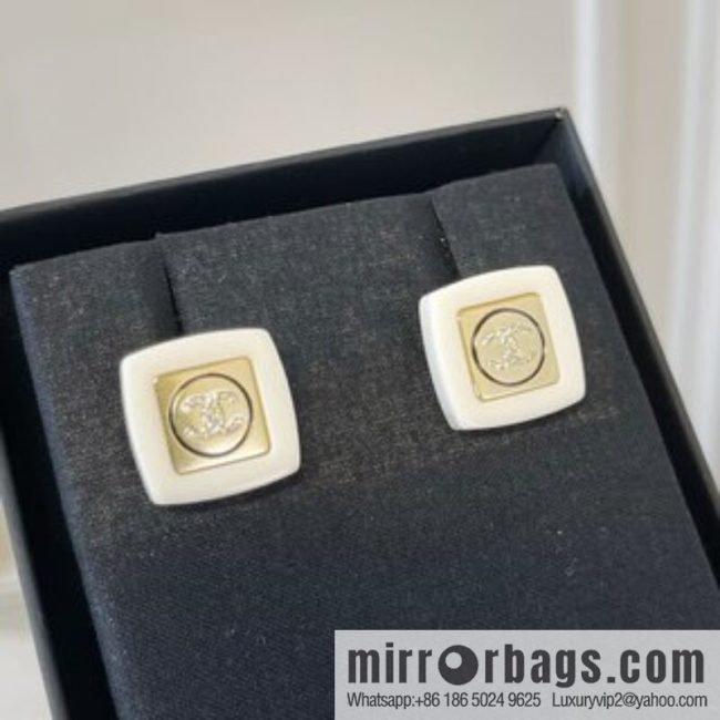 New ☑️ CHANEL Chanel double c square stud earrings