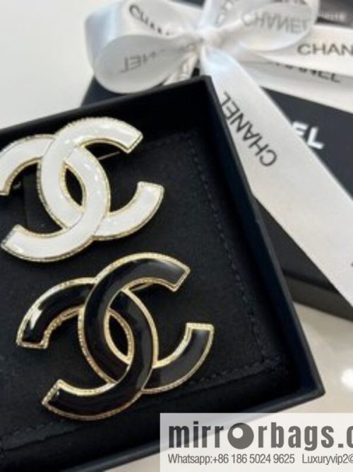 New ☑️ CHANEL Chanel double c enamel drip oil black and white brooch