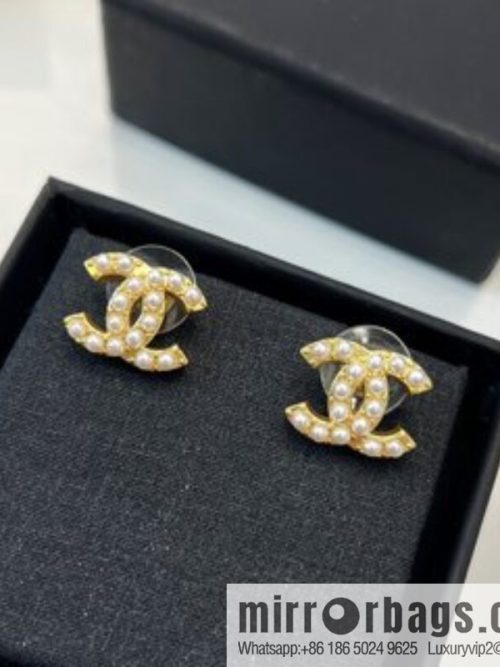 New ☑️ CHANEL Chanel double c pearl stud earrings