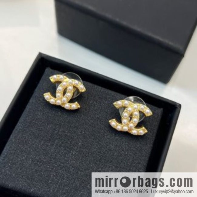 New ☑️ CHANEL Chanel double c pearl stud earrings