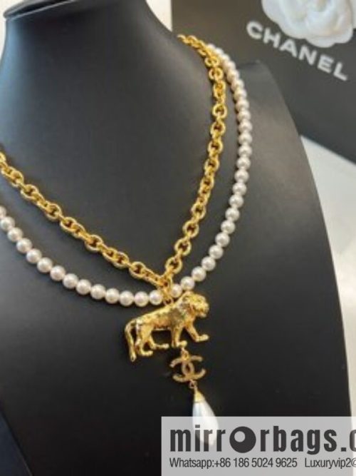 New ☑️ CHANEL Chanel double c pearl lion 🦁 necklace