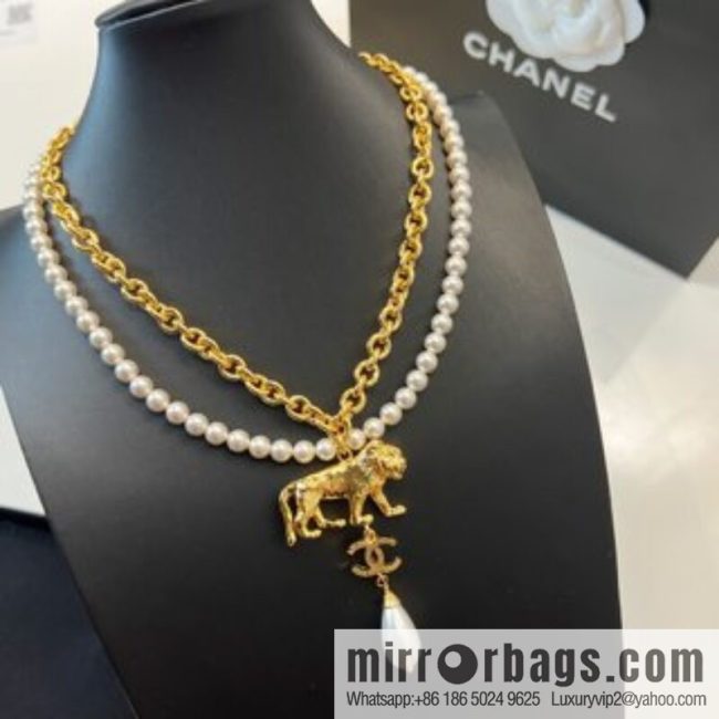 New ☑️ CHANEL Chanel double c pearl lion 🦁 necklace