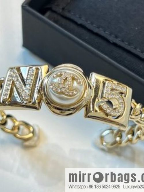 New ☑️ CHANEL Chanel double c letter 5 word opening bracelet
