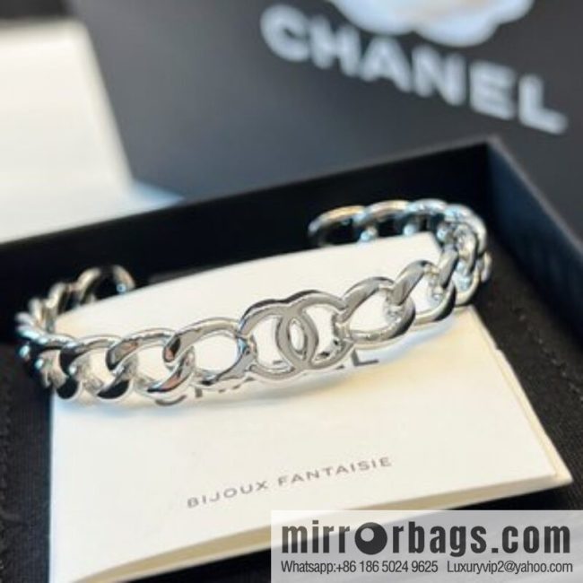 New ☑️ CHANEL Chanel double c letter open bracelet - Image 3