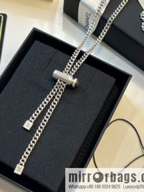 New ☑️ CHANEL Chanel letter pull necklace