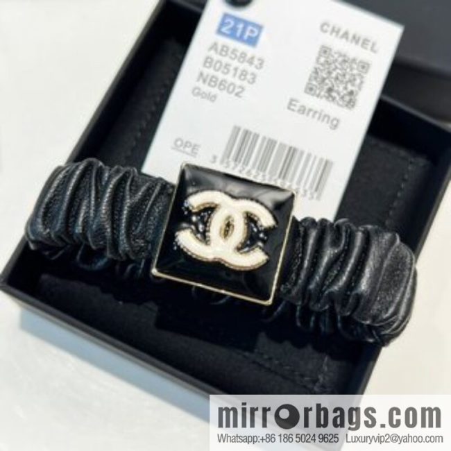 New ☑️ CHANEL Chanel double c oil drop square small sheepskin hair rope, hand rope