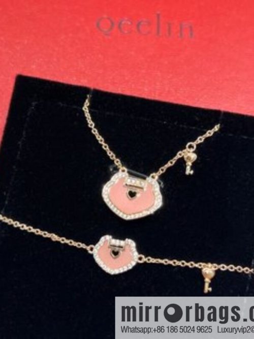 Qeelin Qixi Festival small pink lock bracelet necklace