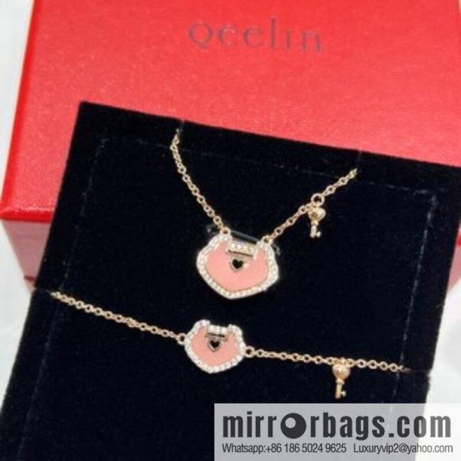 Qeelin Qixi Festival small pink lock bracelet necklace