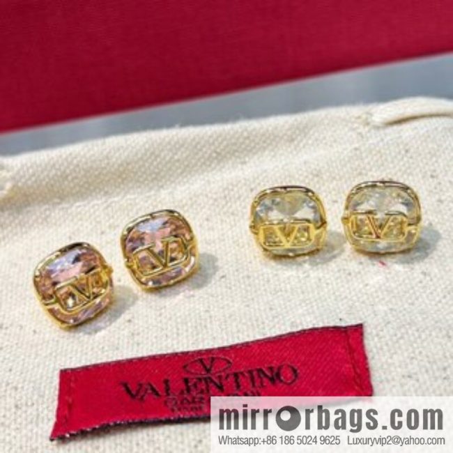 New ☑️ Valentino square diamond earrings