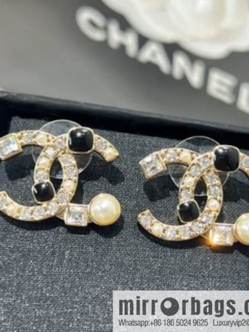 New ☑️ CHANEL Chanel c1 double c square diamond pearl stud earrings