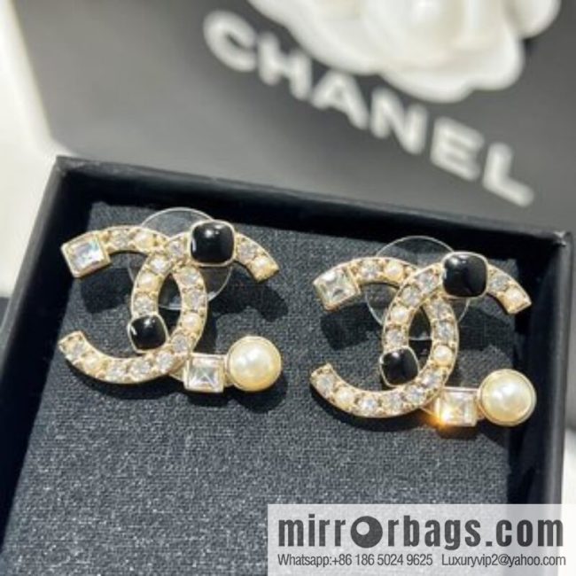 New ☑️ CHANEL Chanel c1 double c square diamond pearl stud earrings