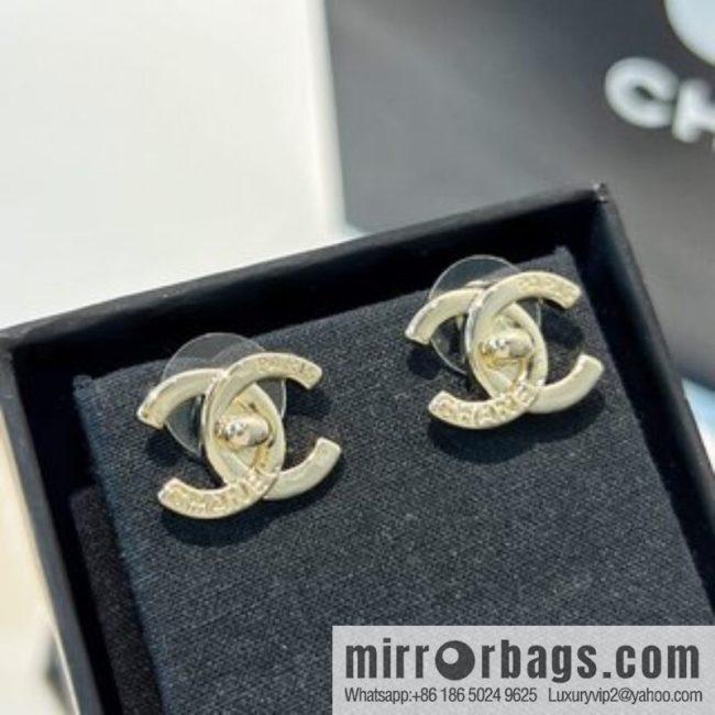 New ☑️ CHANEL Chanel C1 gold double c stud earrings