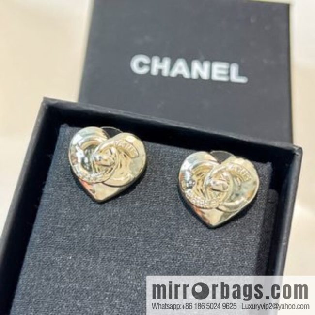 New ☑️ CHANEL Chanel C1 gold double c peach heart stud earrings