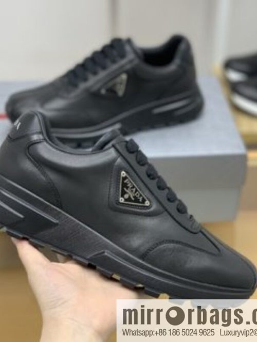 PRADA Prada uses soft leather (fabric), tongue embossed logo letters men\'s sneakers