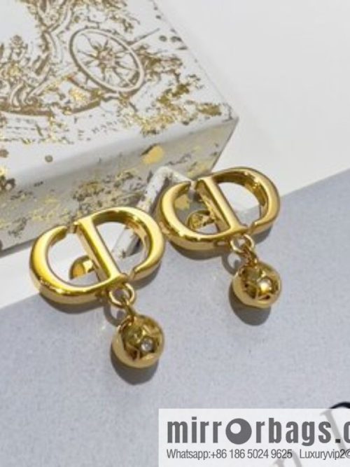 New ☑️ DIOR Dior CD stud earrings