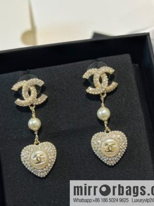 New ☑️ CHANEL Chanel c3 double c full diamond peach heart love stud earrings