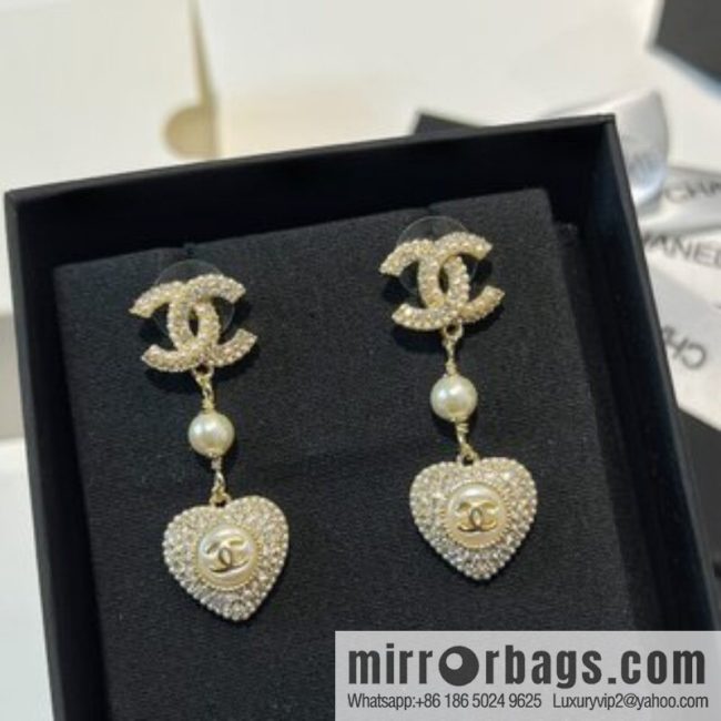 New ☑️ CHANEL Chanel c3 double c full diamond peach heart love stud earrings