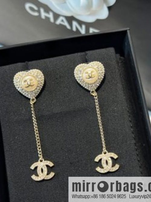 New ☑️ CHANEL Chanel c2 double c full diamond peach heart love stud earrings