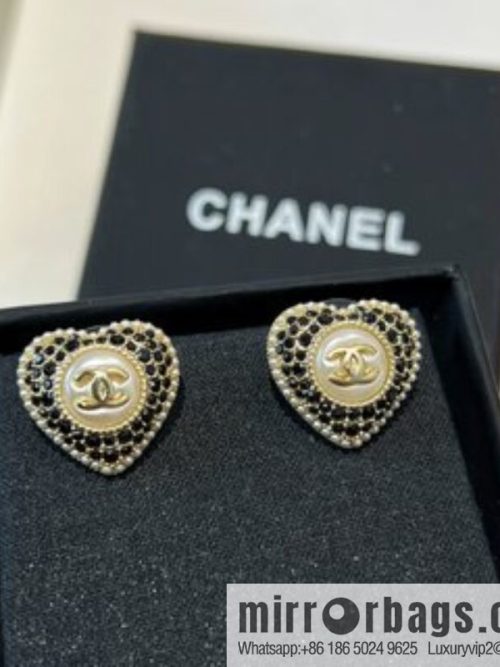 New ☑️ CHANEL Chanel c1 double c full diamond peach heart love stud earrings