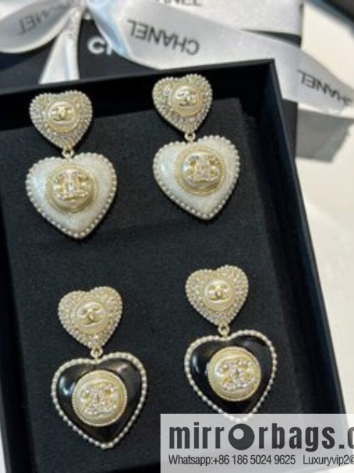 New ☑️ CHANEL Chanel c2 double c full diamond peach heart love stud earrings