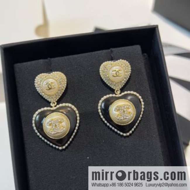 New ☑️ CHANEL Chanel c2 double c full diamond peach heart love stud earrings - Image 2