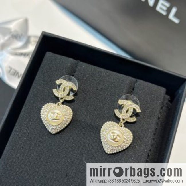 New ☑️ CHANEL Chanel c2 double c full diamond peach heart love stud earrings