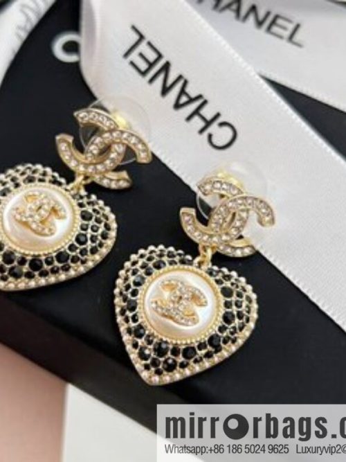 New ☑️ CHANEL Chanel c2 double c full diamond peach heart love stud earrings